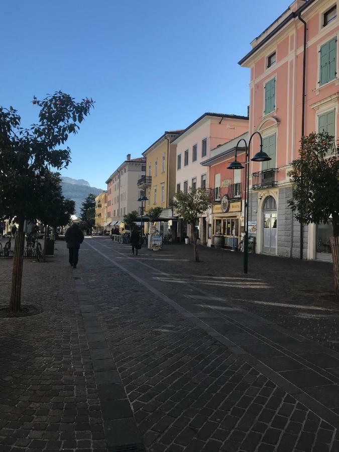 Casa Nika Apartment Riva del Garda Luaran gambar